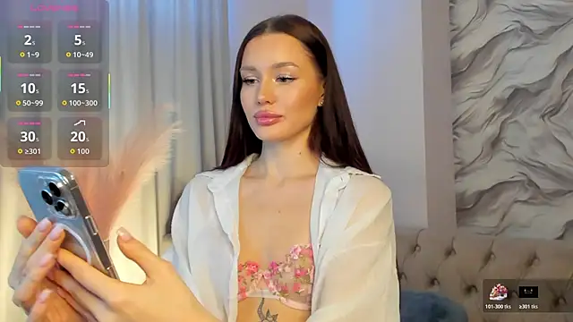 Aria Mila online show from November 3, 11:11 am