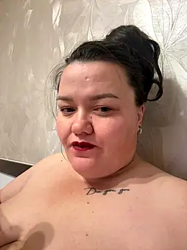 Snapshot of SunnyLeila2101 chatting on October 9, 6:39 pm SunnyLeila2101 online show from October 9, 6:39 pm