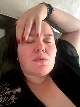 Snapshot of SunnyLeila2101 chatting on October 12, 10:25 am SunnyLeila2101 online show from October 12, 10:25 am