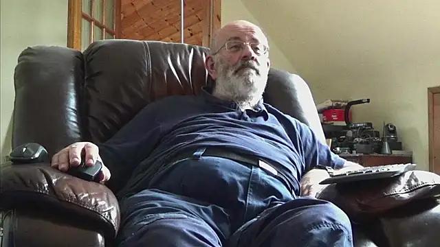 janzer13 online show from April 4, 12:46 pm