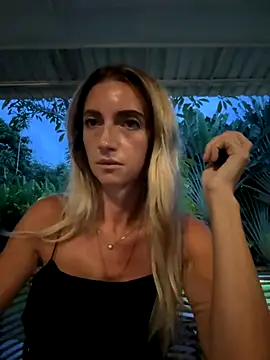 ChasingSunsets-Quinn online show from October 10, 9:47 pm