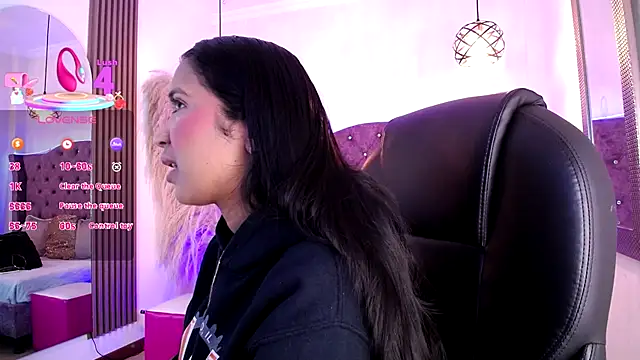 SophiaWalker 1 online show from November 17, 12:00 pm