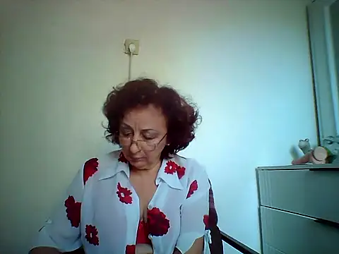Snapshot of Julia54391 chatting on September 11, 6:35 am Julia54391 online show from September 11, 6:35 am