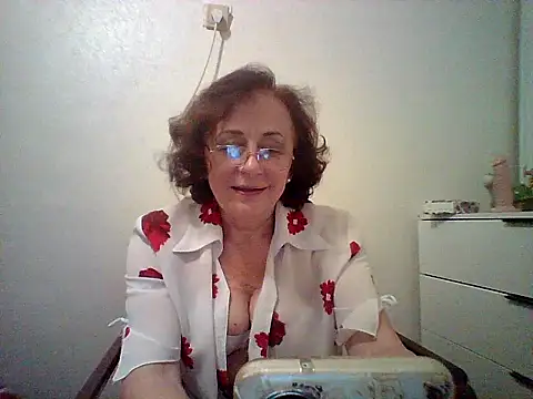 Snapshot of Julia54391 chatting on September 14, 7:13 pm Julia54391 online show from September 14, 7:13 pm