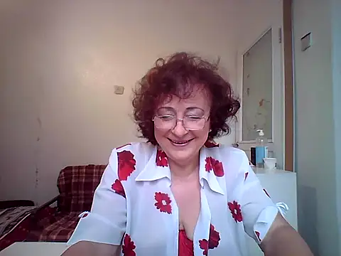 Snapshot of Julia54391 chatting on September 18, 10:39 am Julia54391 online show from September 18, 10:39 am