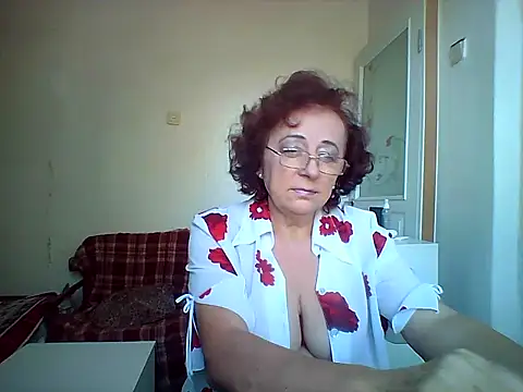 Snapshot of Julia54391 chatting on September 23, 9:12 am Julia54391 online show from September 23, 9:12 am