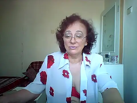 Snapshot of Julia54391 chatting on September 25, 10:08 am Julia54391 online show from September 25, 10:08 am