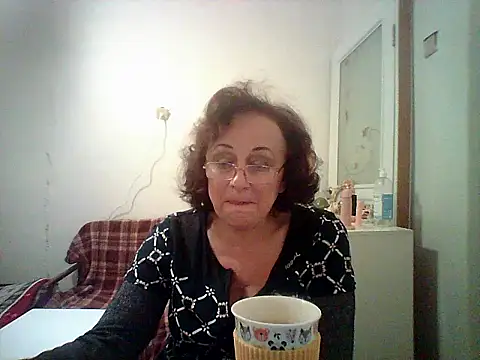 Snapshot of Julia54391 chatting on October 18, 7:58 pm Julia54391 online show from October 18, 7:58 pm
