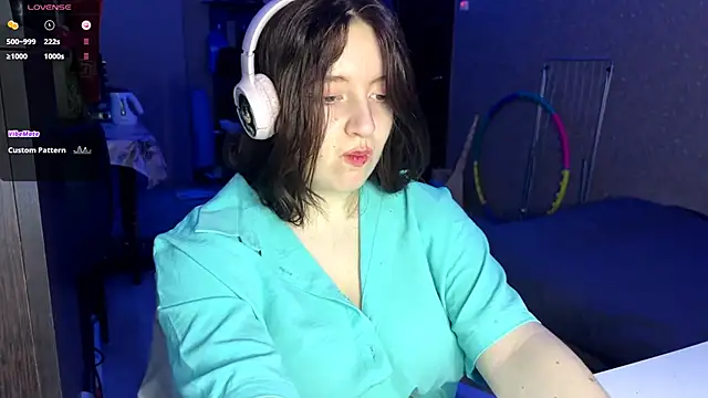 LauretteRagar online show from November 4, 5:34 pm