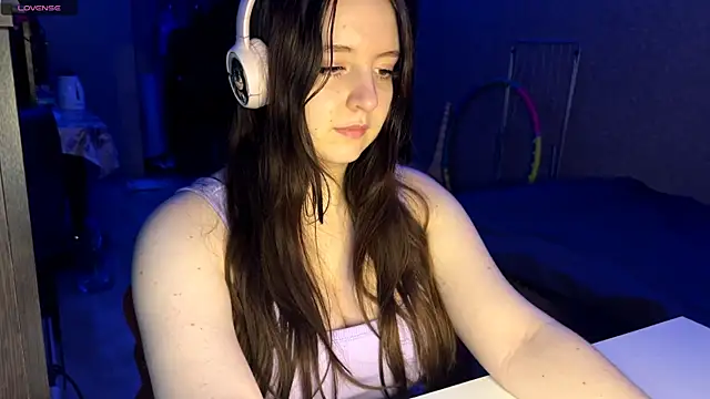 LauretteRagar online show from November 21, 5:11 pm