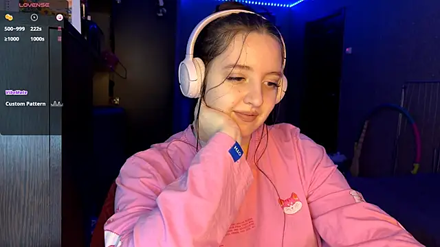 LauretteRagar online show from November 27, 5:26 pm