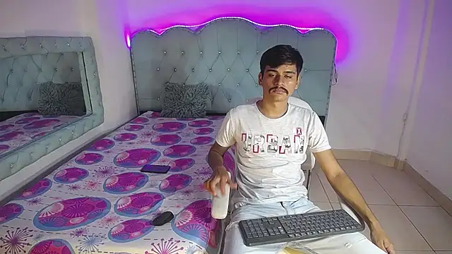 Snapshot of Charlie_Cock_ chatting on September 12, 4:34 am Charlie Cock online show from September 12, 4:34 am