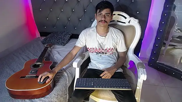 Snapshot of Charlie_Cock_ chatting on September 14, 4:11 am Charlie Cock online show from September 14, 4:11 am