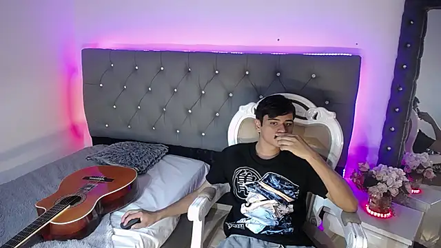 Snapshot of Charlie_Cock_ chatting on September 16, 3:51 am Charlie Cock online show from September 16, 3:51 am