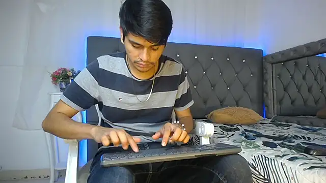 Snapshot of Charlie_Cock_ chatting on September 30, 4:50 am Charlie Cock online show from September 30, 4:50 am