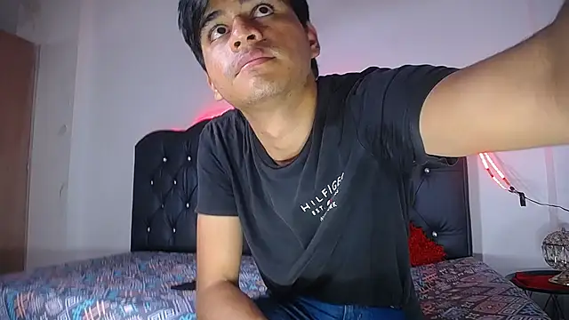 Snapshot of Charlie_Cock_ chatting on October 21, 8:53 pm Charlie Cock online show from October 21, 8:53 pm