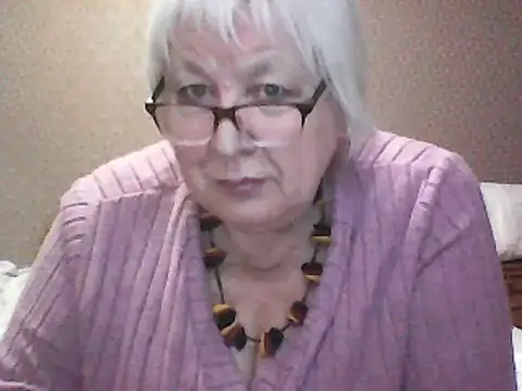 Snapshot of Alexia64231 chatting on September 9, 2:00 am Alexia64231 online show from September 9, 2:00 am