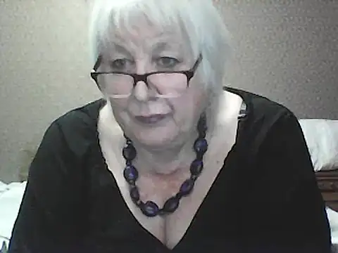 Snapshot of Alexia64231 chatting on September 10, 3:23 pm Alexia64231 online show from September 10, 3:23 pm
