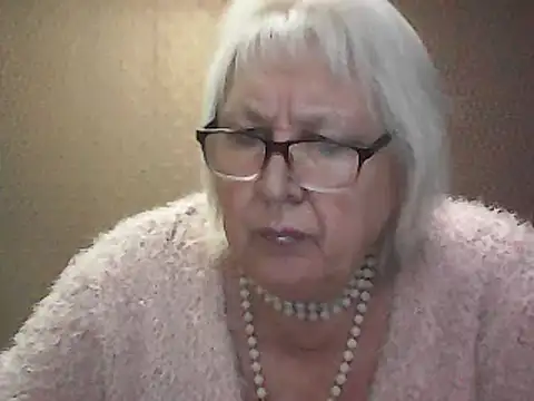 Snapshot of Alexia64231 chatting on September 14, 4:00 am Alexia64231 online show from September 14, 4:00 am
