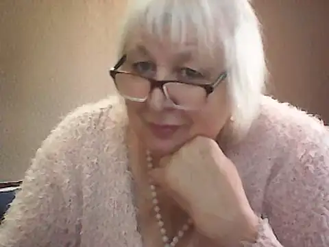 Snapshot of Alexia64231 chatting on September 16, 4:57 am Alexia64231 online show from September 16, 4:57 am