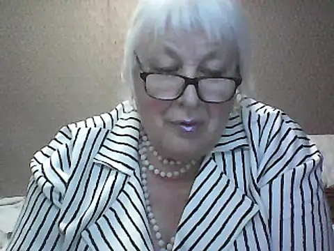 Snapshot of Alexia64231 chatting on September 16, 5:58 pm Alexia64231 online show from September 16, 5:58 pm