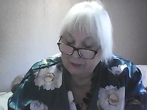 Snapshot of Alexia64231 chatting on September 17, 6:04 am Alexia64231 online show from September 17, 6:04 am