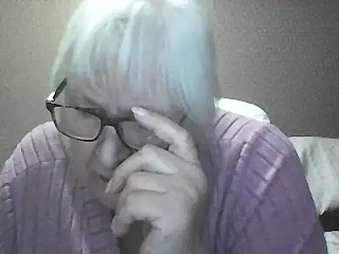 Snapshot of Alexia64231 chatting on September 21, 3:19 am Alexia64231 online show from September 21, 3:19 am