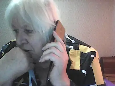 Snapshot of Alexia64231 chatting on October 14, 1:34 pm Alexia64231 online show from October 14, 1:34 pm