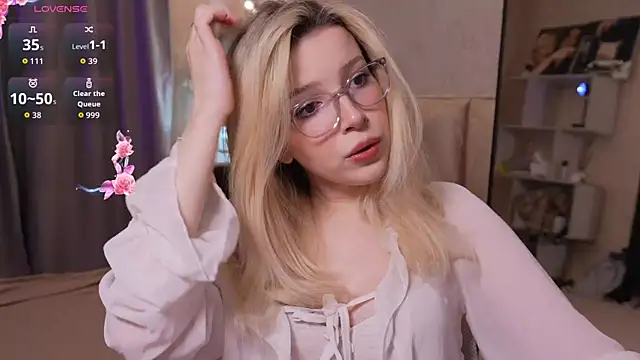 peachii meow online show from April 17, 4:32 pm