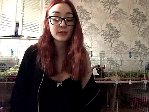 Snapshot of ivysplayhouse chatting on October 1, 10:10 am ivysplayhouse online show from October 1, 10:10 am