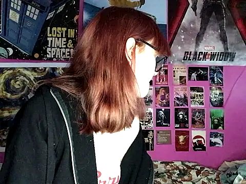 Snapshot of ivysplayhouse chatting on October 7, 12:46 pm ivysplayhouse online show from October 7, 12:46 pm