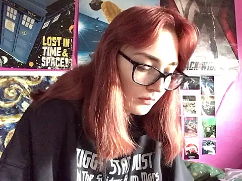 Snapshot of ivysplayhouse chatting on October 9, 12:58 pm ivysplayhouse online show from October 9, 12:58 pm