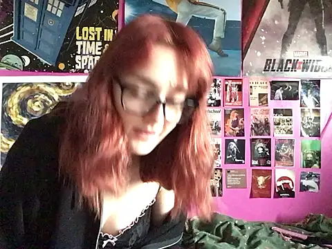 Snapshot of ivysplayhouse chatting on October 12, 1:21 pm ivysplayhouse online show from October 12, 1:21 pm