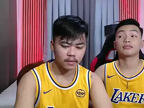 hot emman online show from November 24, 6:46 am