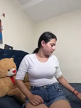 Snapshot of vikysexy283 chatting on November 22, 9:52 am vikysexy283 online show from November 22, 9:52 am