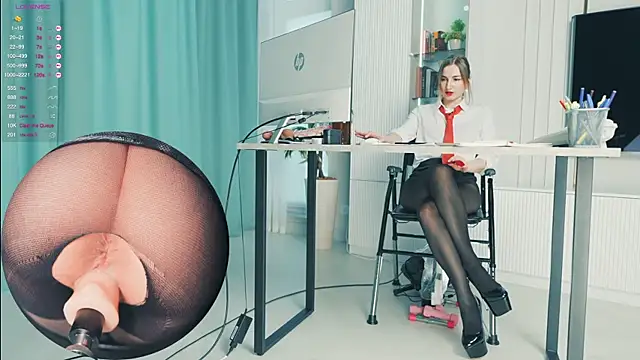 milahouston online show from November 23, 7:19 am