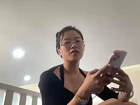 Linh9999- online show from October 15, 8:25 am