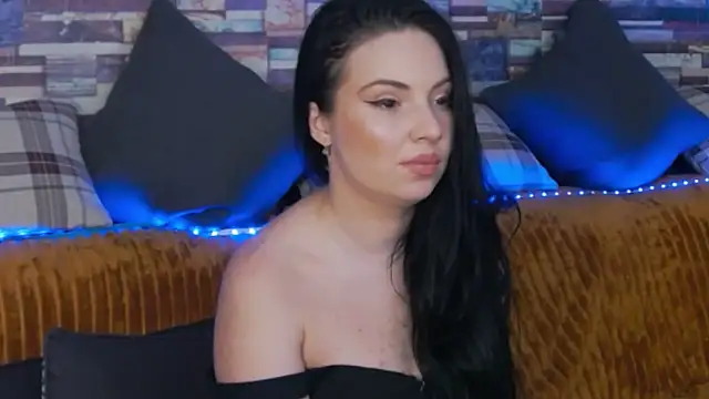 GrayLunna online show from November 19, 6:57 am