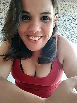 Snapshot of Bellapotencia1985 chatting on November 28, 10:29 am Bellapotencia1985 online show from November 28, 10:29 am