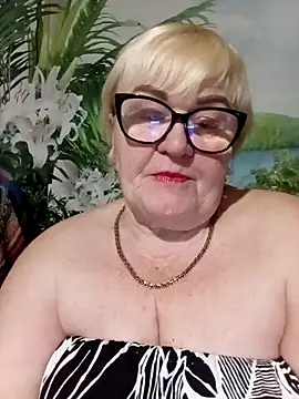 VioletSweet5566 online show from April 19, 5:45 pm