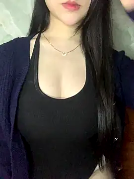 Snapshot of Lyly11 chatting on December 19, 1:56 am Lyly11 online show from December 19, 1:56 am