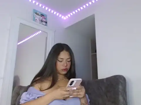 Snapshot of reina_reina chatting on September 24, 10:46 pm reina reina online show from September 24, 10:46 pm