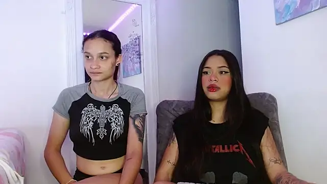 reina reina online show from February 23, 1:36 am