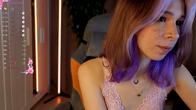 Snapshot of MiSeki chatting on October 2, 10:50 pm MiSeki online show from October 2, 10:50 pm