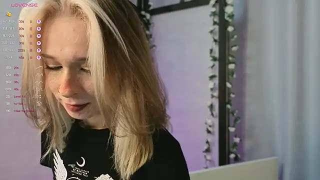 Snapshot of MiSeki chatting on October 24, 7:54 pm MiSeki online show from October 24, 7:54 pm