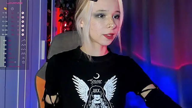 Snapshot of MiSeki chatting on November 12, 12:44 am MiSeki online show from November 12, 12:44 am