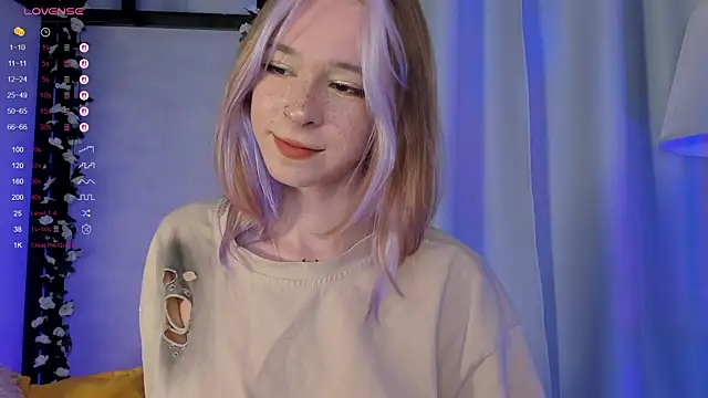 Snapshot of MiSeki chatting on November 13, 4:44 am MiSeki online show from November 13, 4:44 am