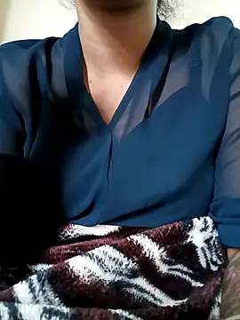 Snapshot of lovelysona11 chatting on December 5, 7:06 am lovelysona11 online show from December 5, 7:06 am