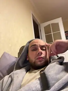 LuckyGirlfriends online show from October 27, 8:35 pm