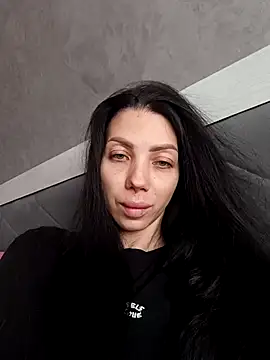 Snapshot of Princessa99885 chatting on November 3, 7:31 am Princessa99885 online show from November 3, 7:31 am